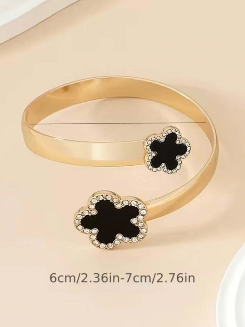 BRACELET 18K GOLD PLATED WITH FLOWER DESIGN